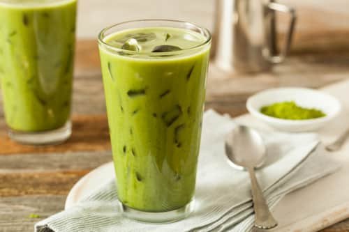 licuado de frutas con moringa el moringuero