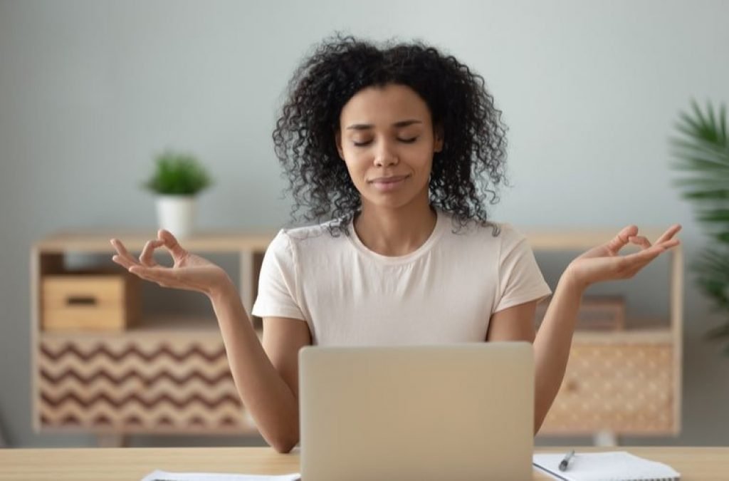 Home Office y el manejo de la ansiedad: 3 técnicas de respiración para hacer en casa.